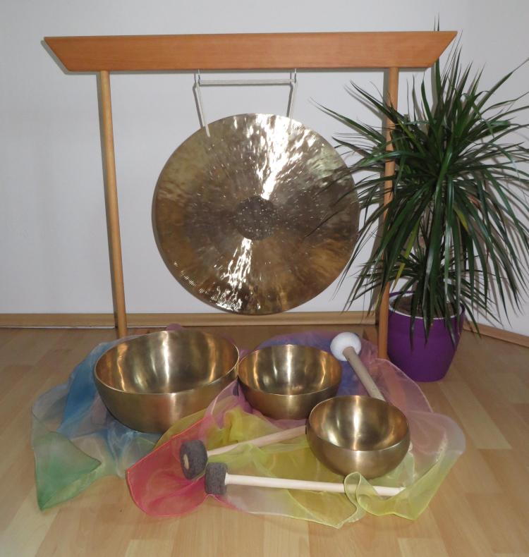 Klangschalen und Gong